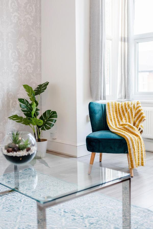 Business & Leisure 2 Bedroom & Parking By Damask Homes Ilford Exteriör bild