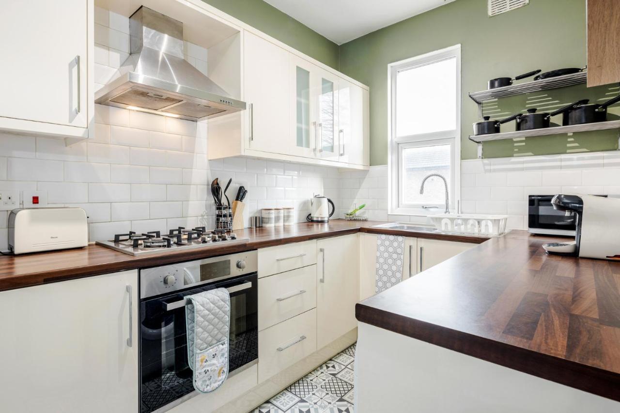Business & Leisure 2 Bedroom & Parking By Damask Homes Ilford Exteriör bild